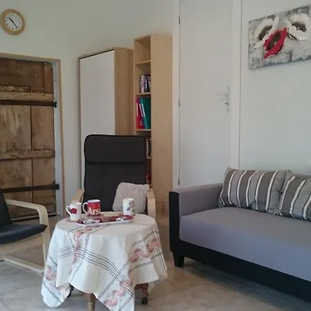 Le Poirier With Swimming Pool And Games Auverse