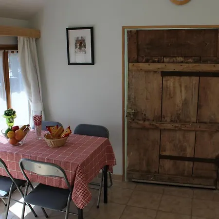 Le Poirier With Swimming Pool And Games * Auverse